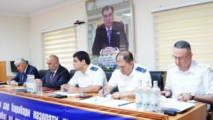 03 июли соли 2026 дар прокуратураи шаҳри Душанбе маҷлиси ҳайати мушовара бо иштироки муовини Прокурори генералии Ҷумҳурии Тоҷикистон Қосимзода Хайриддин Шарифҷон, кормандони прокуратураи шаҳр, прокурори ноҳияҳои пойтахт ва кормандони онҳо баргузор гардид.